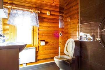 Фото номера Коттедж с дровяной сауной Дома для отпуска Fish &amp; Fun Holiday Cottages г. Paaso 7